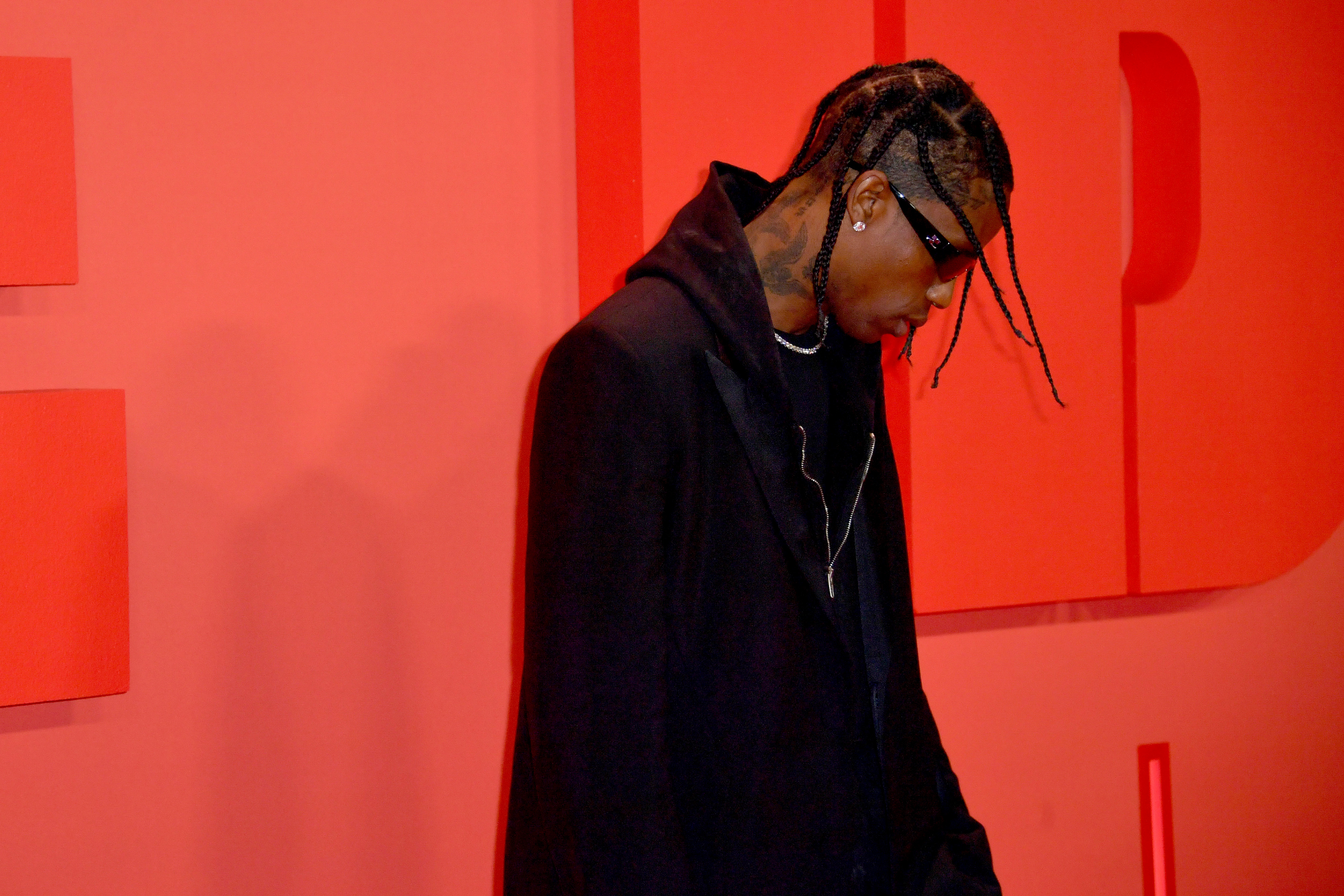 Astroworld's Travis Scott explains why he's looking at the floor