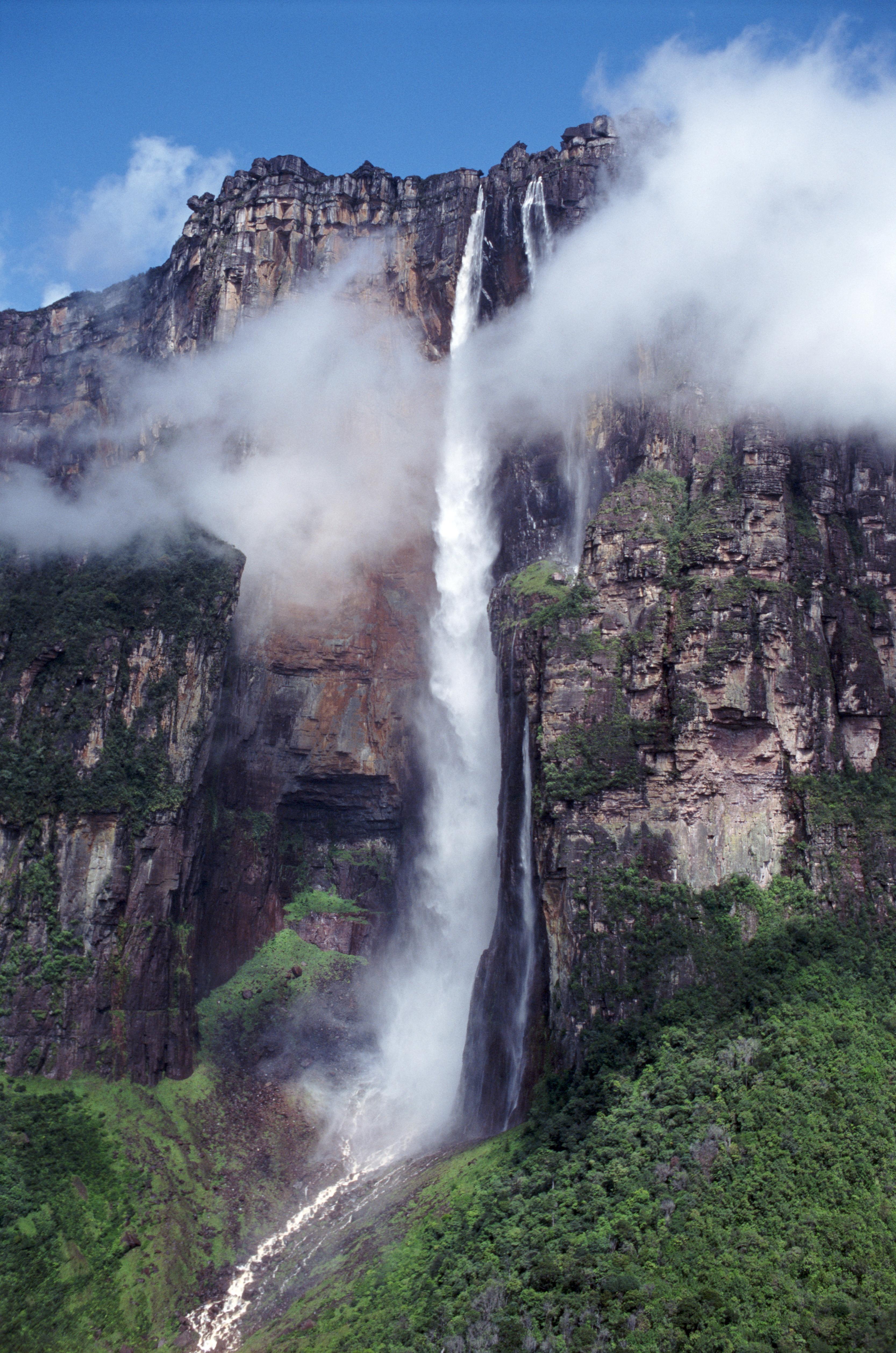 The world's largest waterfall is actually underwater