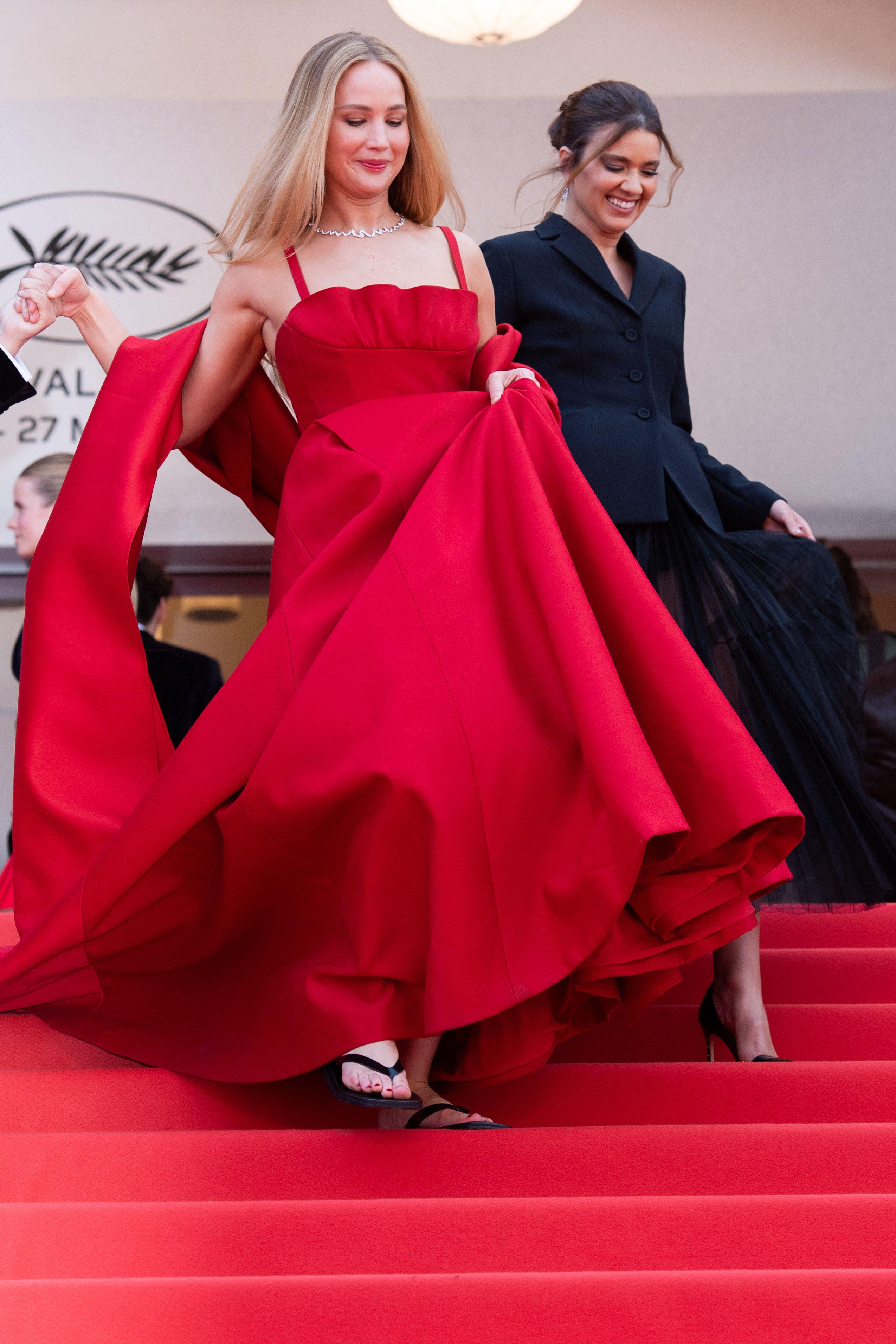 Heidi Klum suffers awkward wardrobe malfunction on red carpet at Cannes  Film Festival