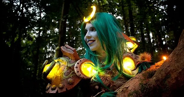 Kamui’s take on World of Warcraft Night Elf Druid. Cosplays can improve and liven up the work of which they’re based on.