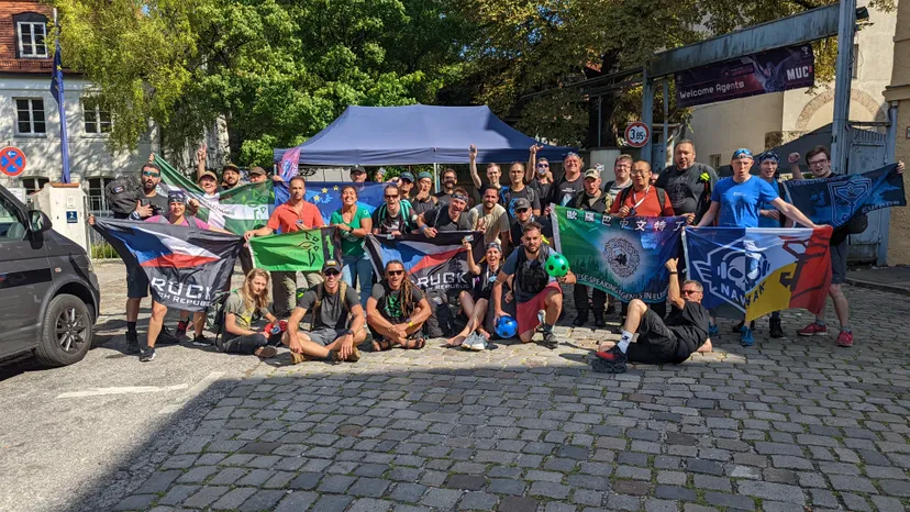 Ingress players posed for a large group photo.
