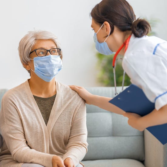 El resfriado en adultos mayores, todo lo que debes considerar