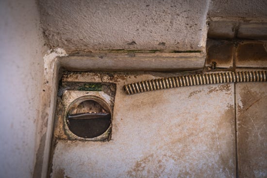 Unblock the Drain Outside Efficiently