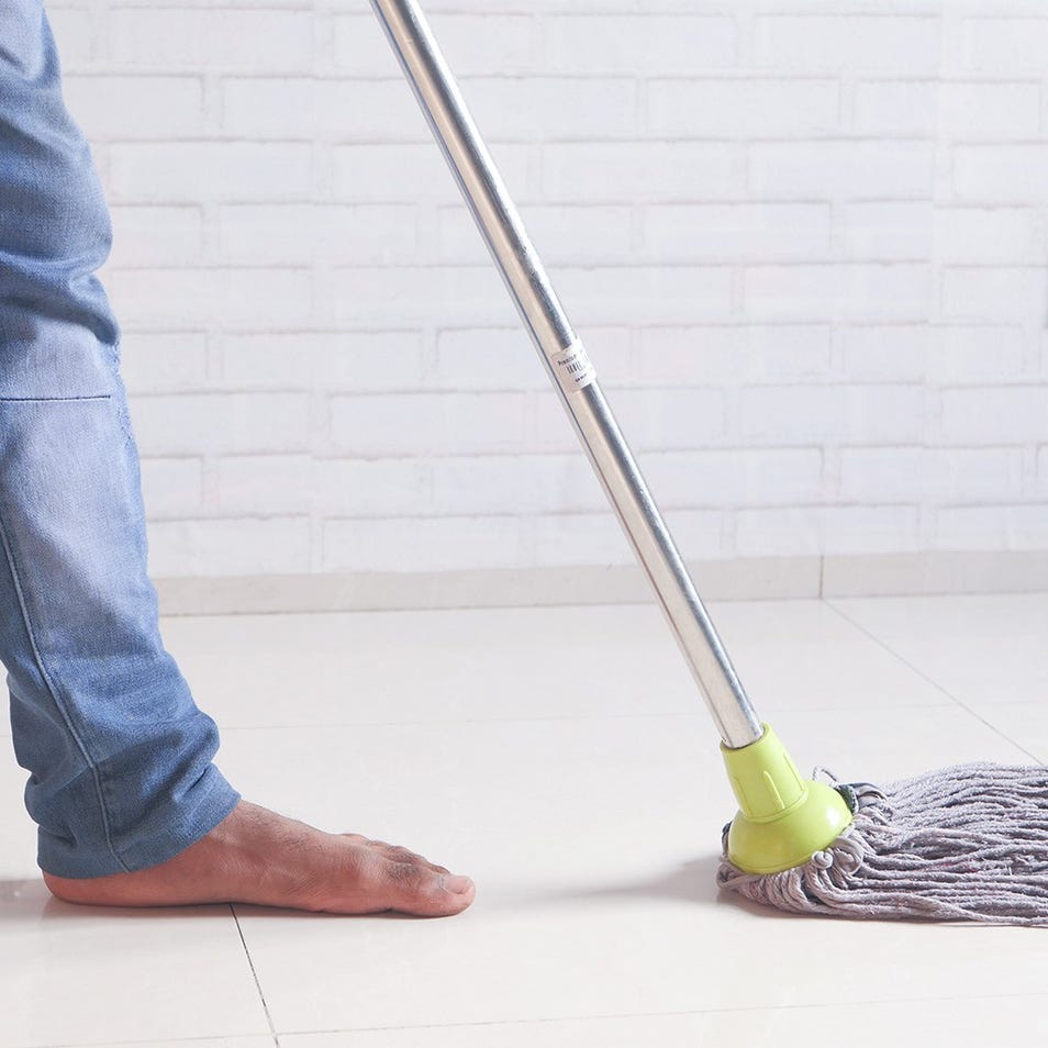 Lysol® | Lo que nadie te dirá acerca de trapear