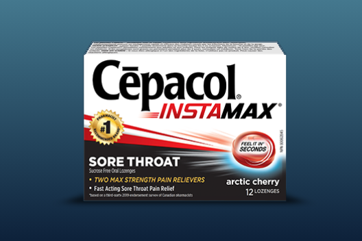 Cēpacol InstaMax Arctic Cherry Lozenges packshot against a blue background.