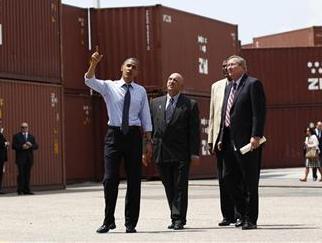 298408-Obama_expecting_export_containers.jpg