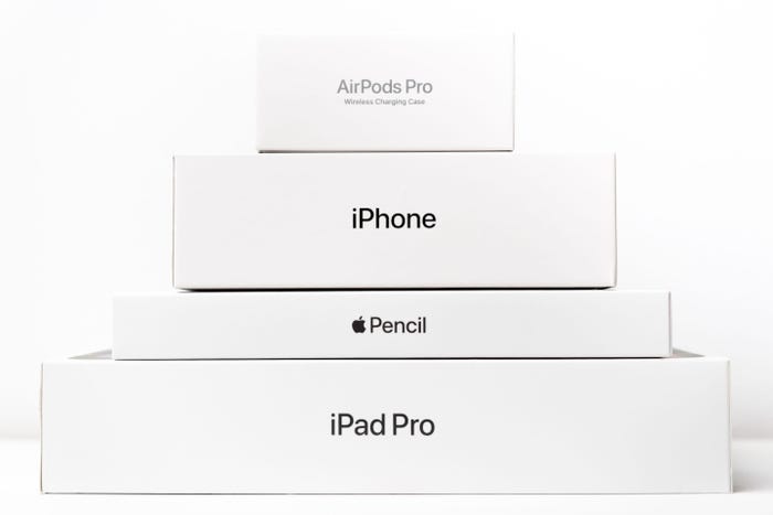 Apple-white-boxes-Alamy-2E106FP-web.jpg