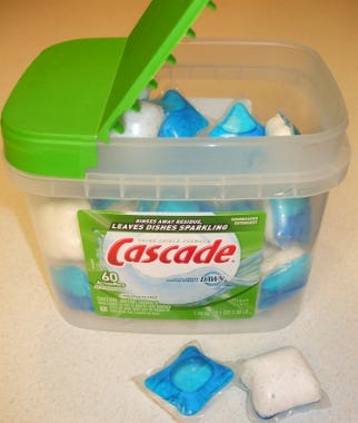 287966-A_compact_powder_gel_formulation_for_Cascade_dishwasher_detergent_allowed_P_G_to_innovate_on_the_packaging_side_too_.JPG