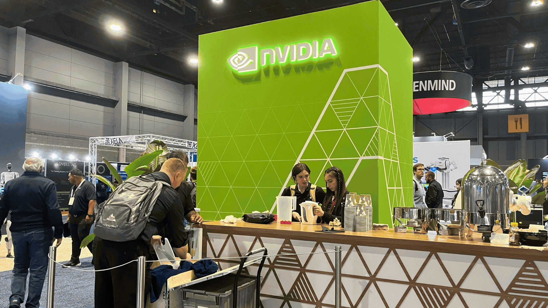 AI-Assisted Robots Optimize Packaging Production Lines