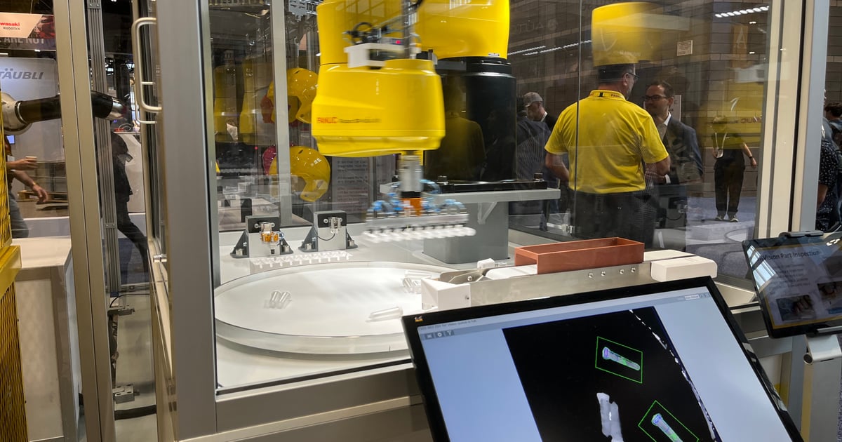 AI-Assisted Robots Optimize Packaging Production Lines