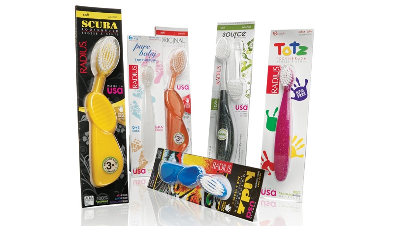 Boxed blisters showcase high-quality toothbrushes