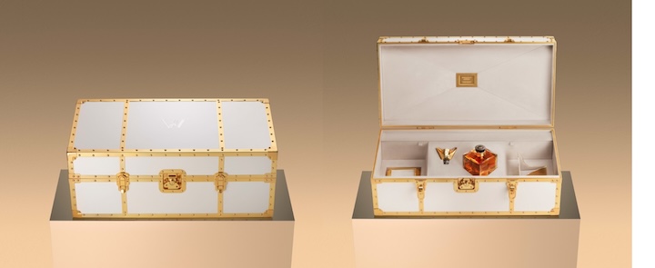 45 WHISKY ゴールドリボン 収納ボックス Fashion and Whisky Intersect in Johnnie Walker Vault Packaging