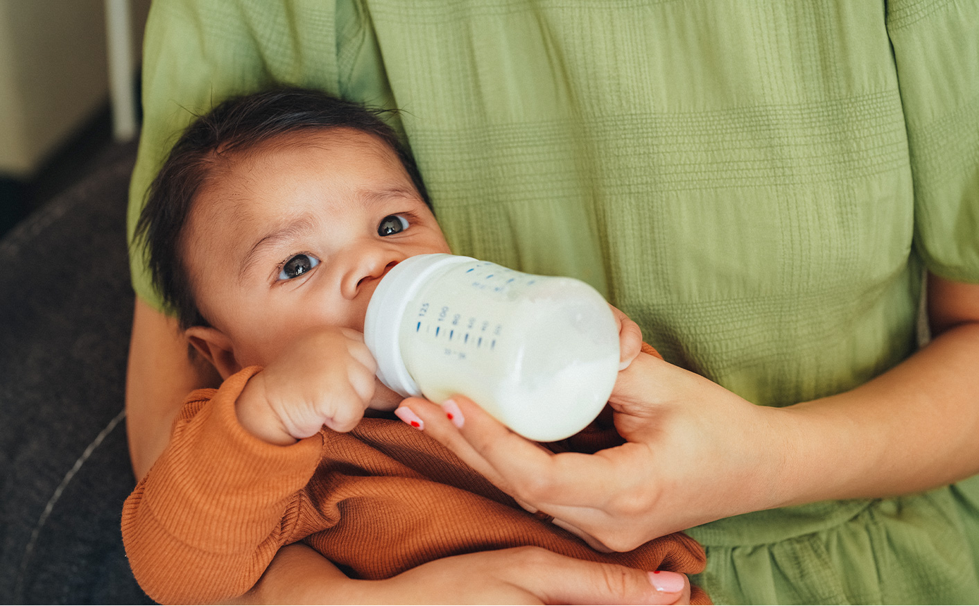 is it okay to mix breastmilk and formula together