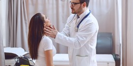 Como acontecem as infecções na boca e na garganta?