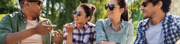 ulcerative-colitis-banner Group of people gossiping