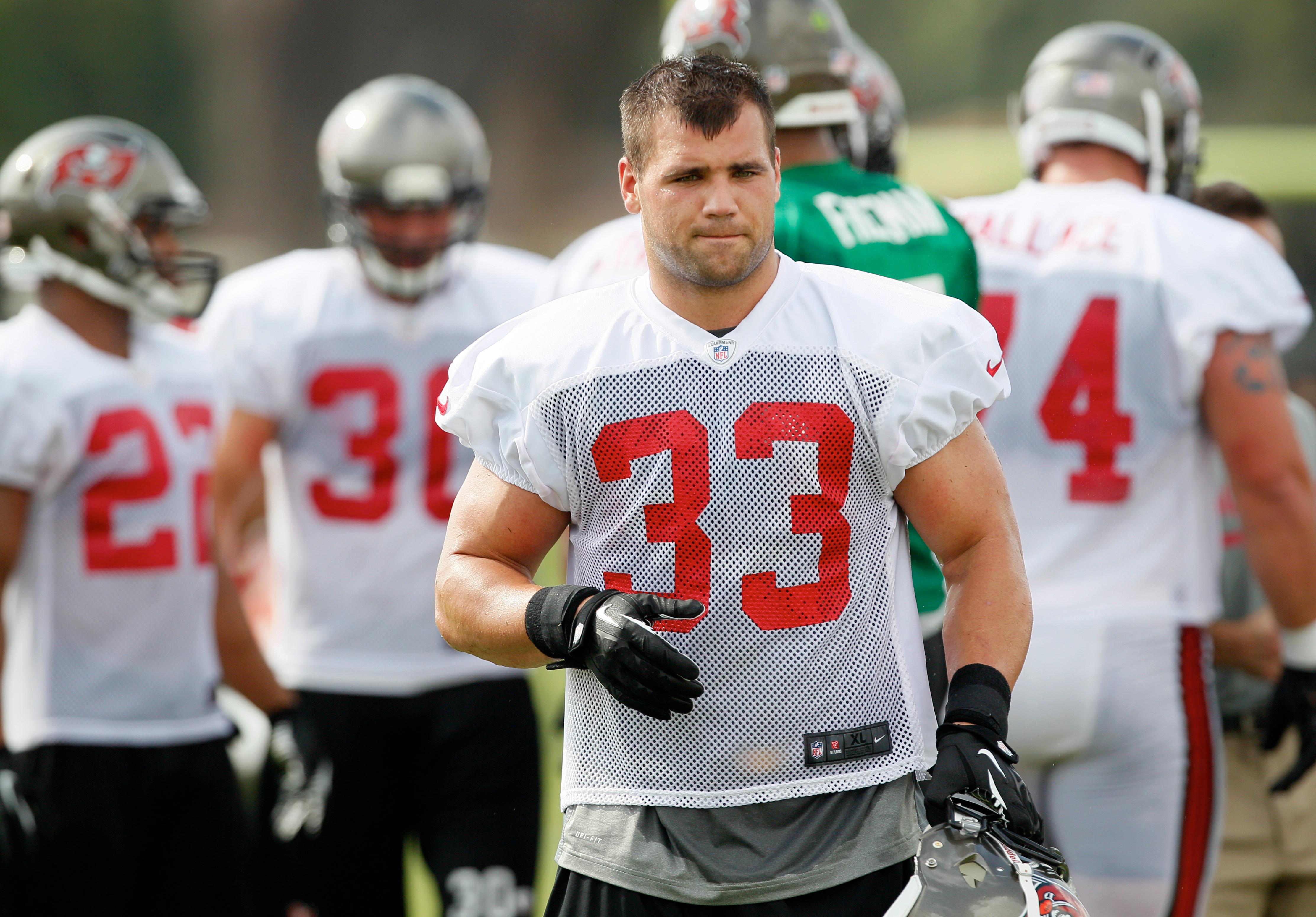 NFL Alum & Madden Cover RB Peyton Hillis in ICU After Heroic Act