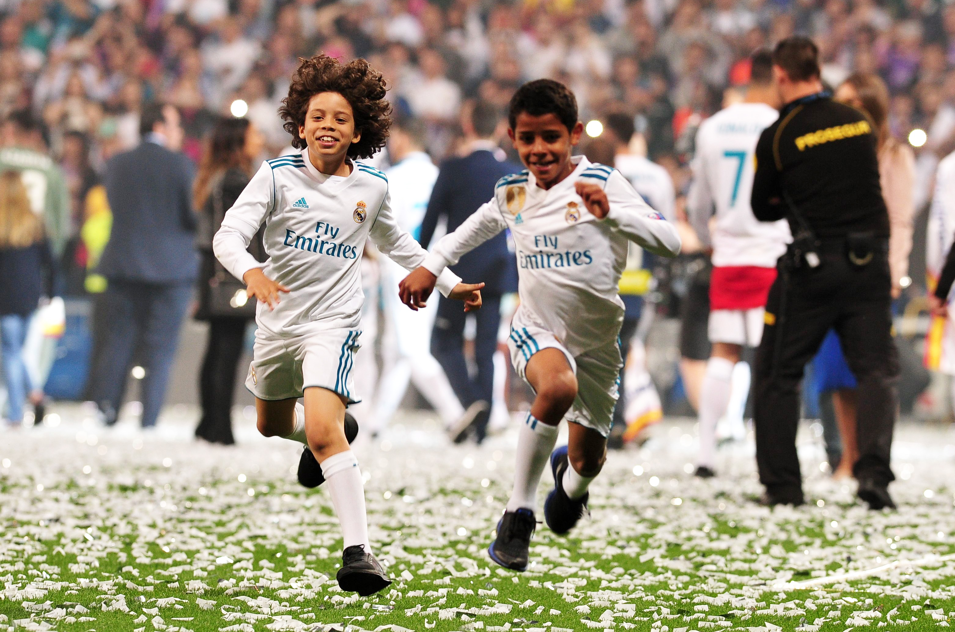 Cristiano Ronaldo steals spotlight back from his son after Cristiano Ronaldo  Jr.'s incredible free kick