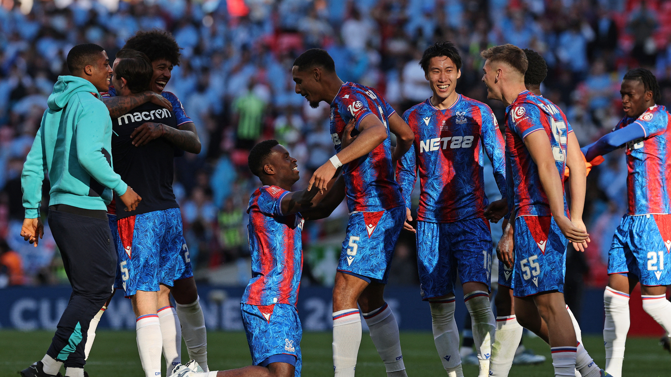Four Premier League clubs handed devastating blow after Crystal Palace win  FA Cup final - Premier League - SPORTbible