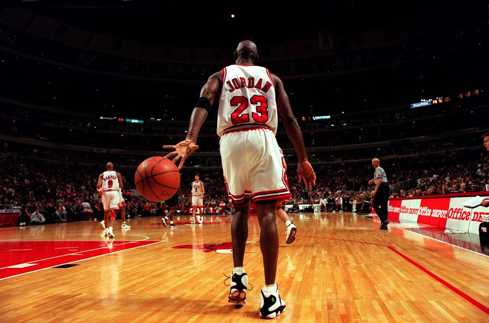 Chicago Bulls legend Michael Jordan turned down $152 million for a two-hour  appearance - NZ Herald