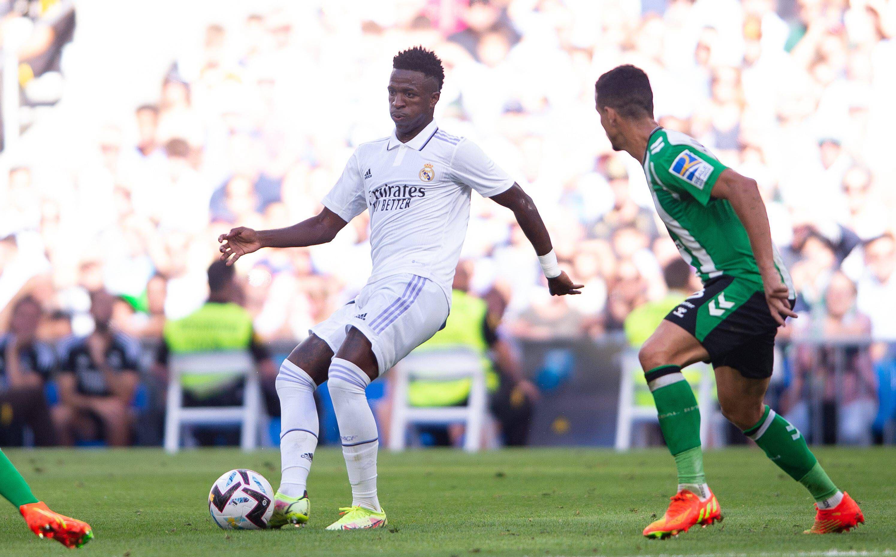 David Alaba of Real Madrid inspects the pitch with family during