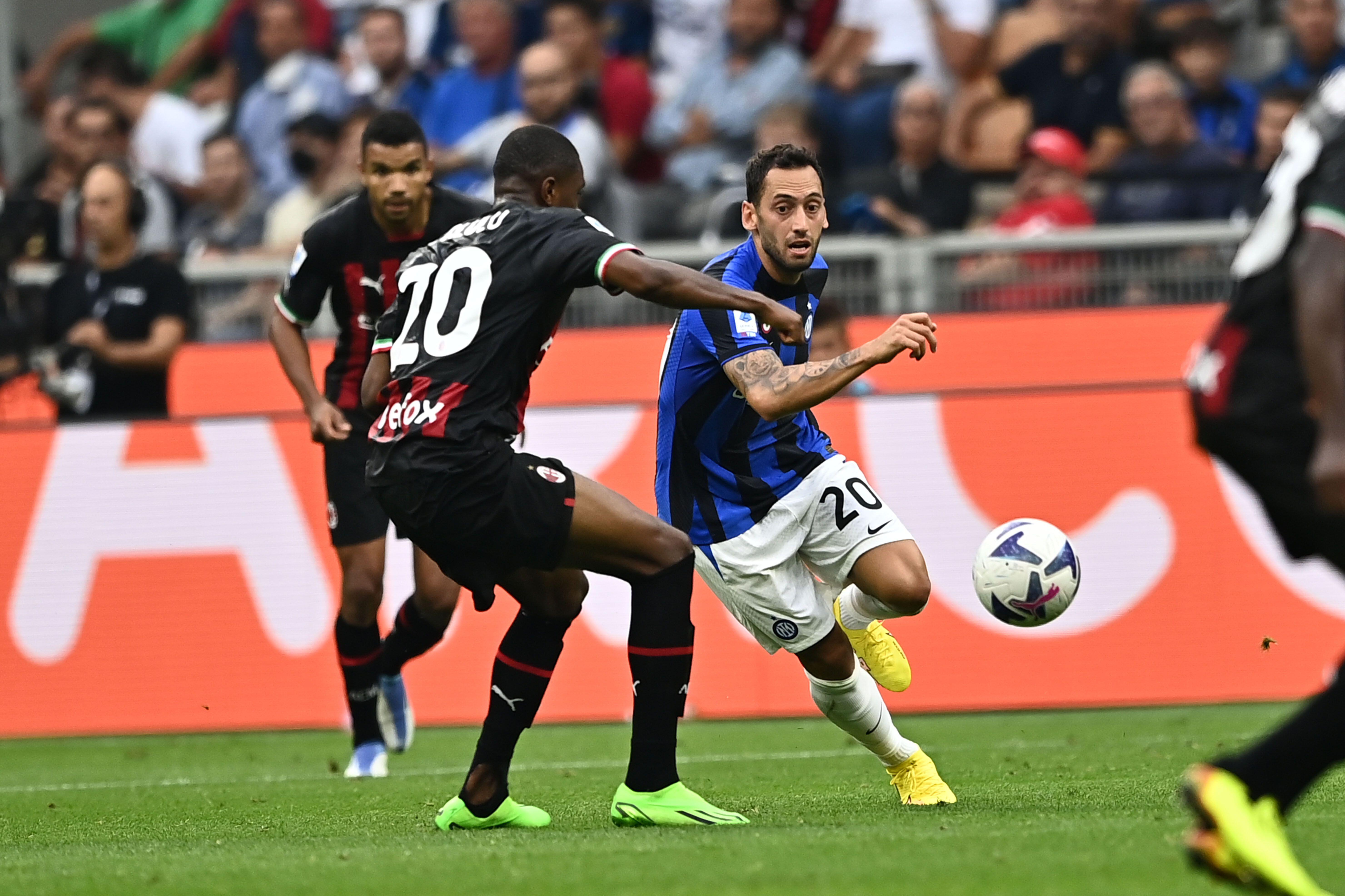 Italian Media Highlight Lack Of Handshake Between AC Milan's Theo Hernandez  & Inter's Hakan Calhanoglu