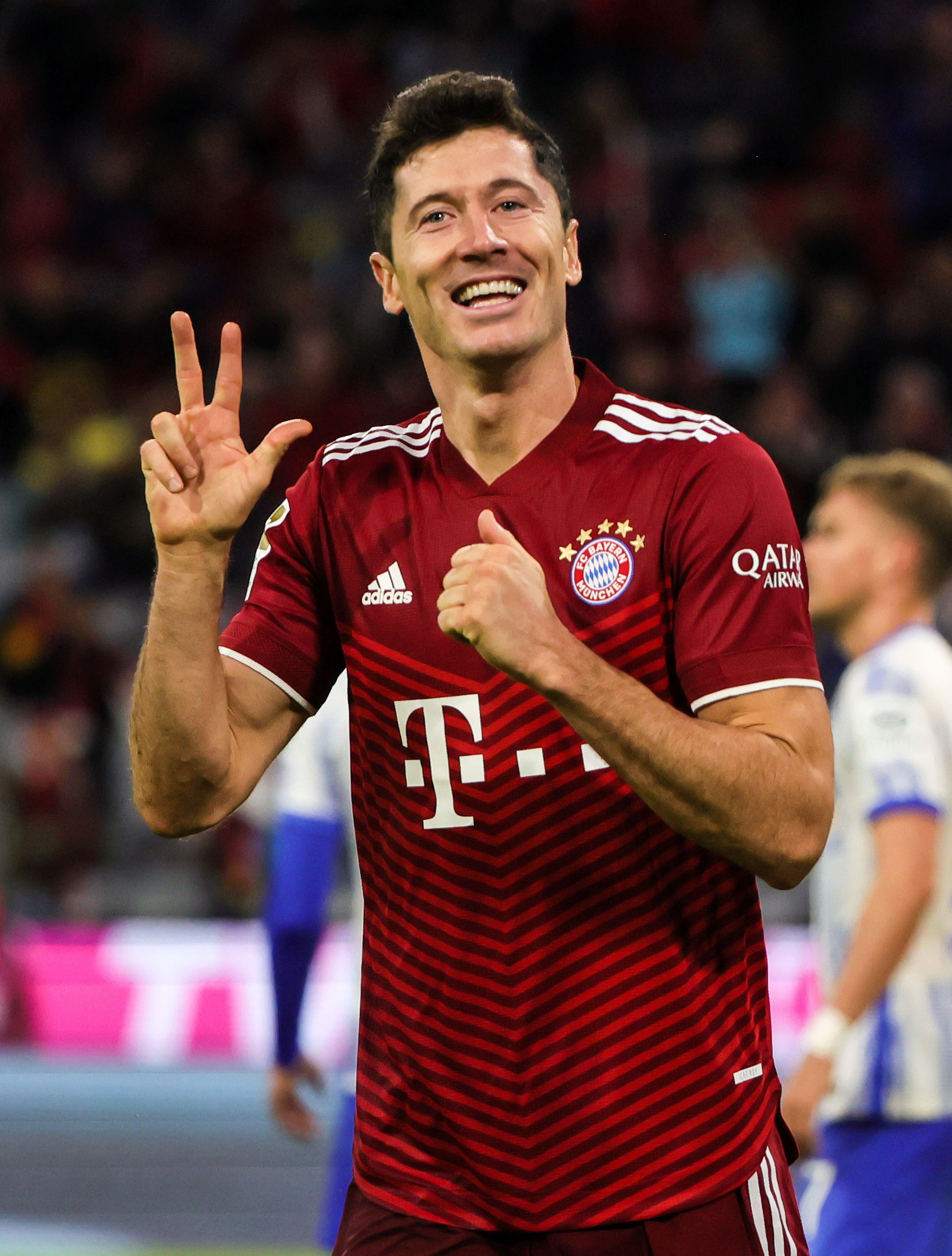 Robert Lewandowski's Barcelona Wages Are Revealed, Star Took Pay Cut To  Quit Bayern Munich