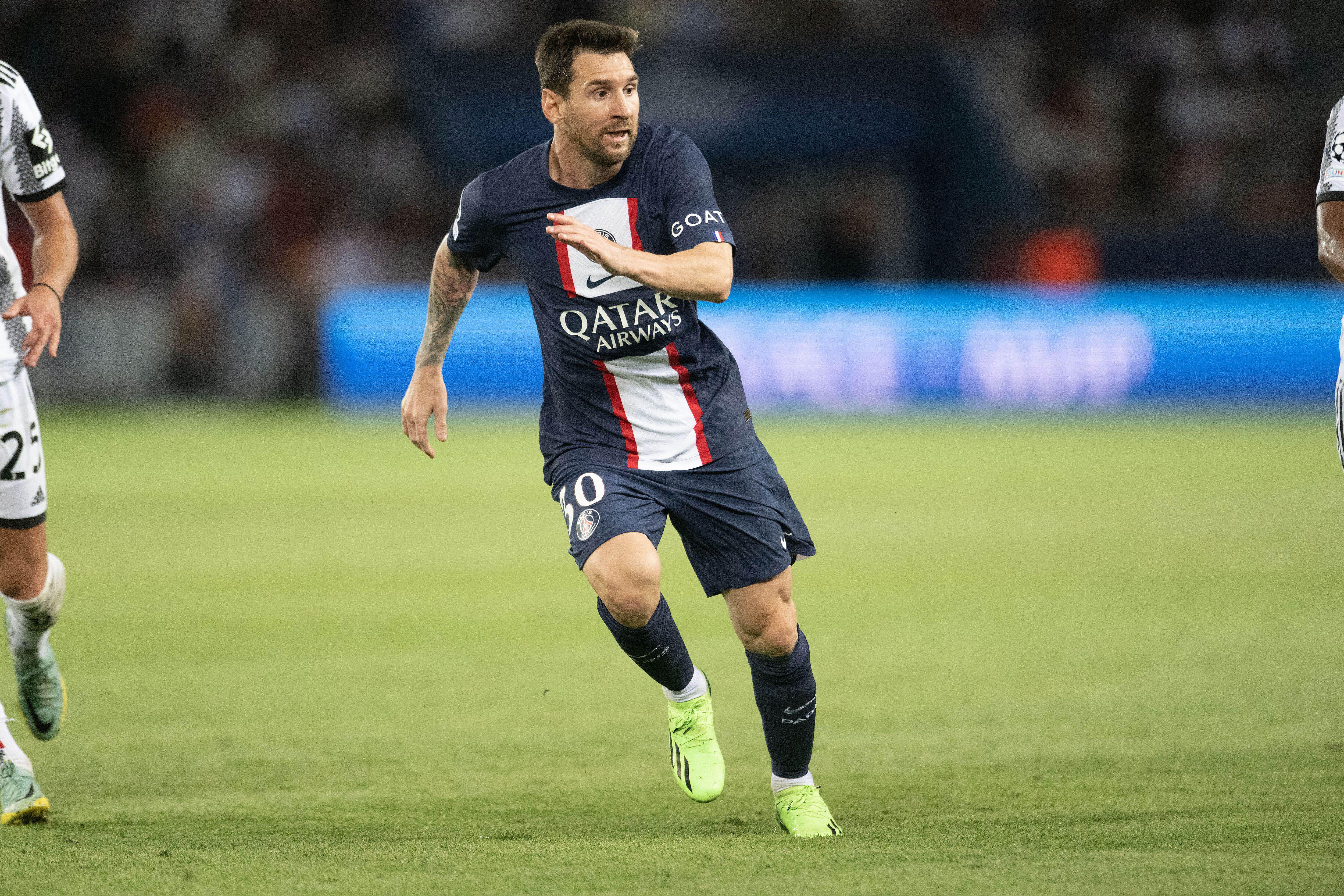 Champions League: The curious case of Messi's PSG sleeve: Why was he the  only player with 'GOAT' on his shirt?