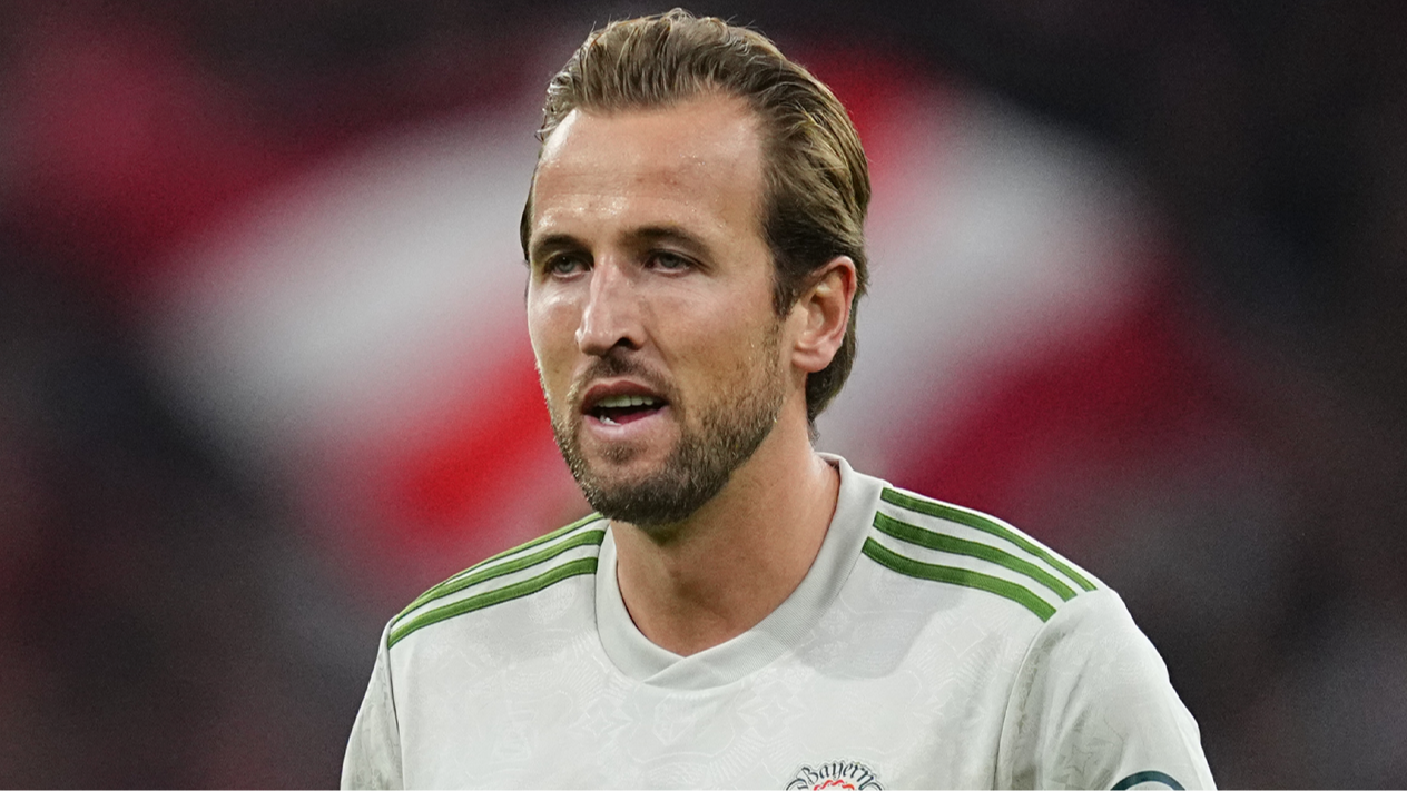 Harry Kane Bayern Munich Logo de l'équipe dédicacé Ballon de football blanc