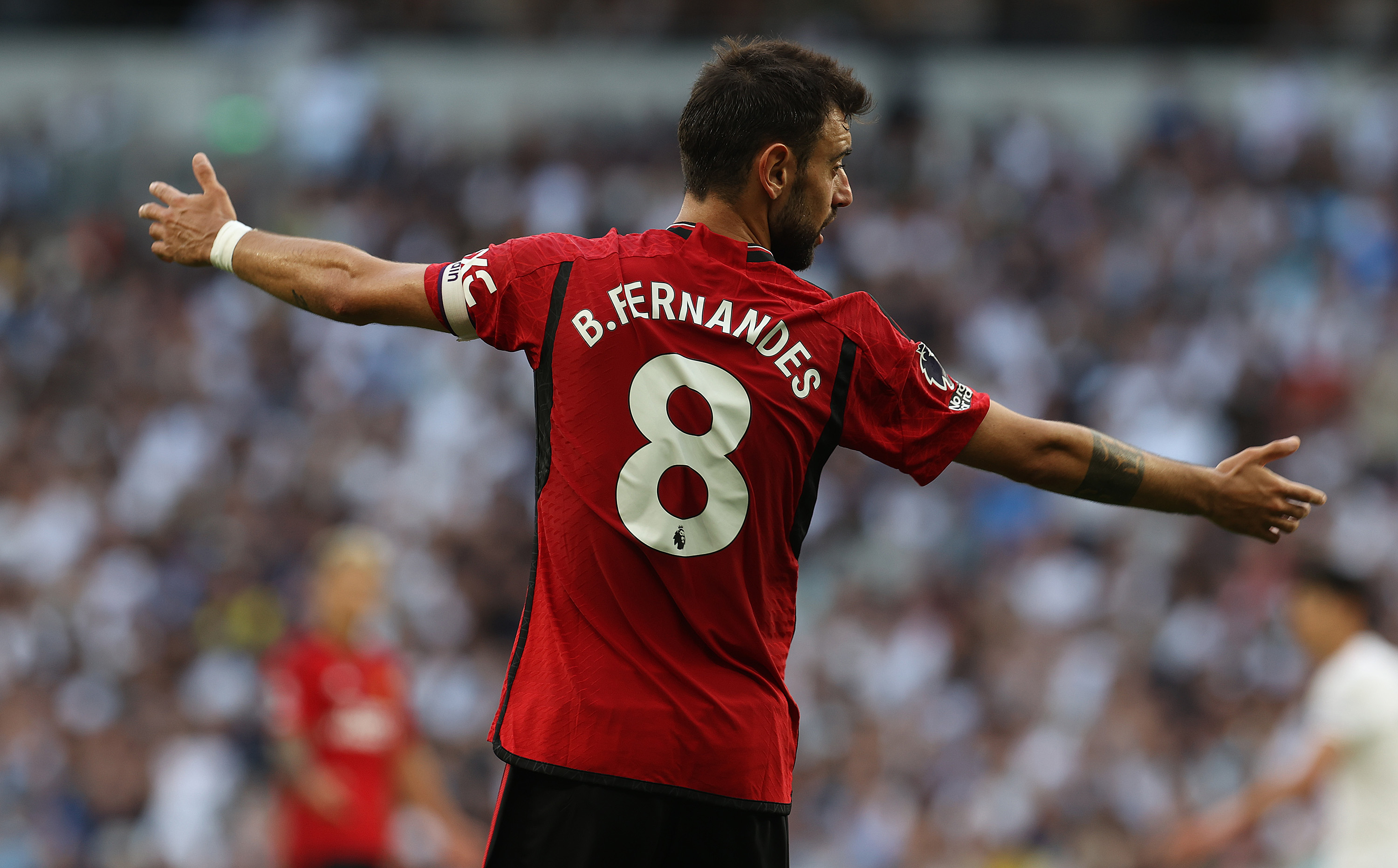 Bruno Fernandes demands apology from officials after Manchester