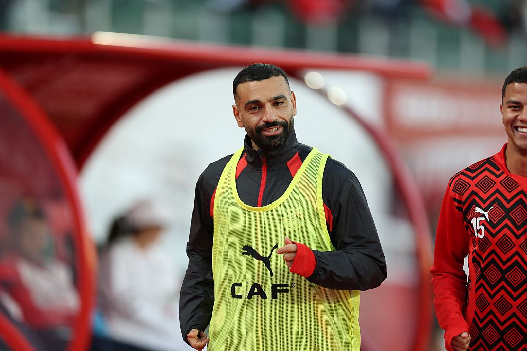 elfbar elfa master akku Radja Nainggolan suspended indefinitely by Royal Antwerp after smoking  e-cigarette on the bench main image 0