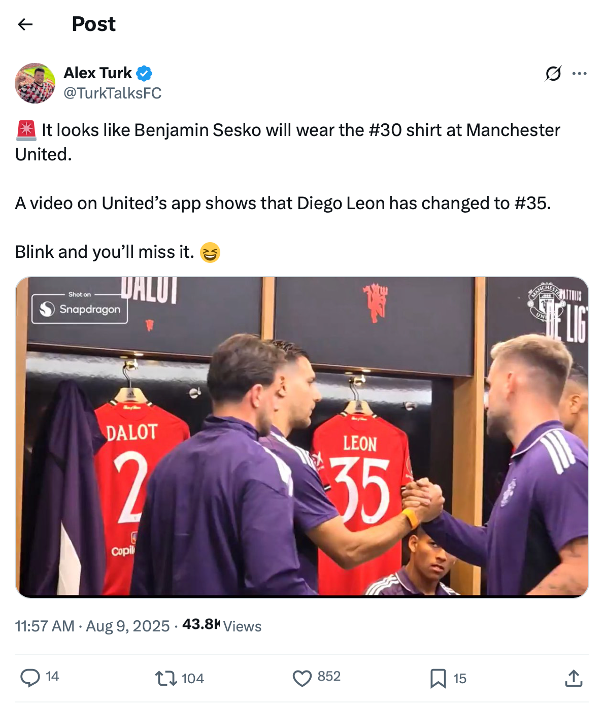 トップス Manchester United UMBRO SHARP KANYE WEST Fans react after seeing Kanye West wearing a Man United shirt
