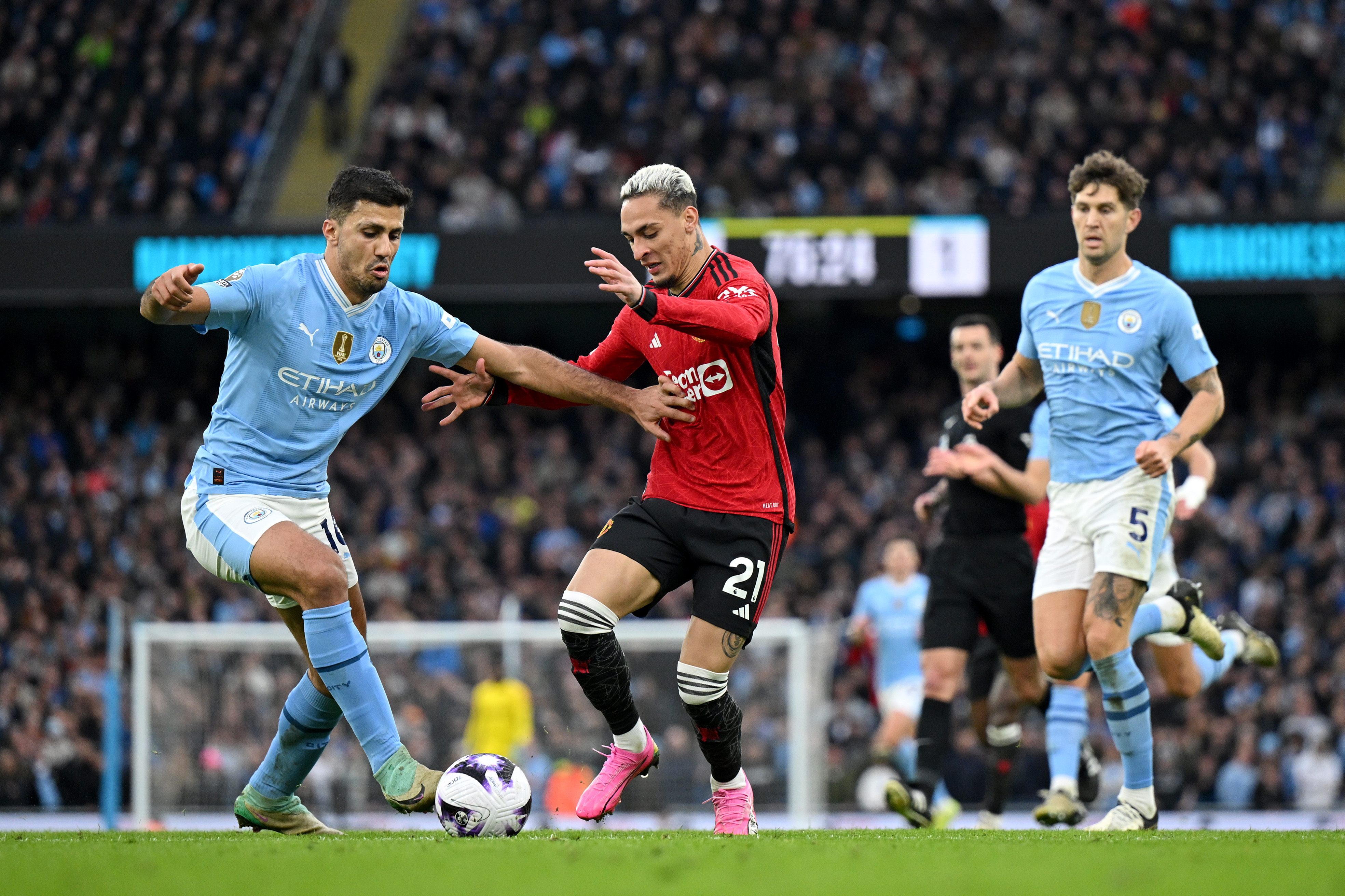 Man City's Rodri breaks record that has stood for 16 years after Man Utd victory