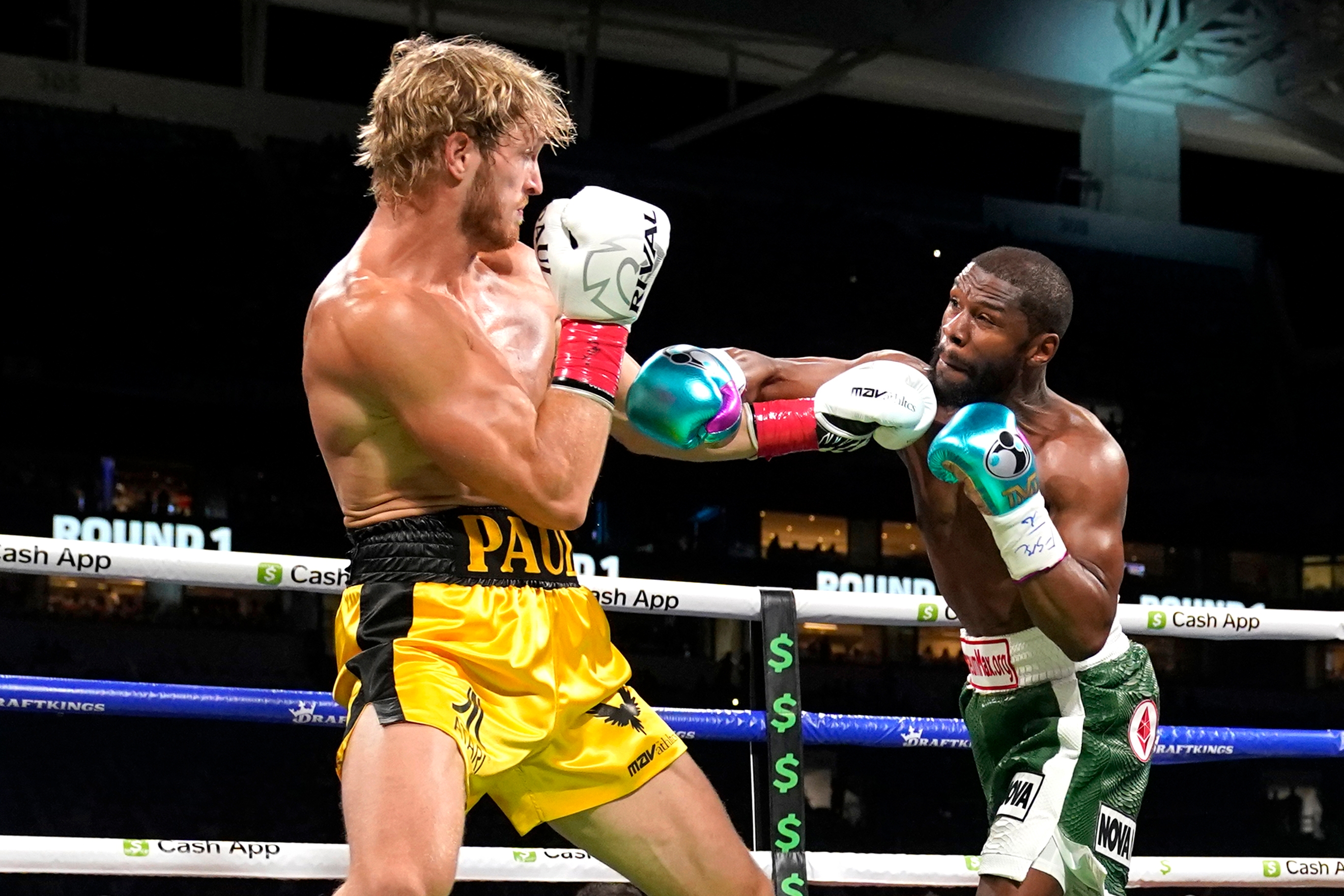 Floyd Mayweather Shows Off his USD 2 Million Rainbow Tourbillon Watch -  News18