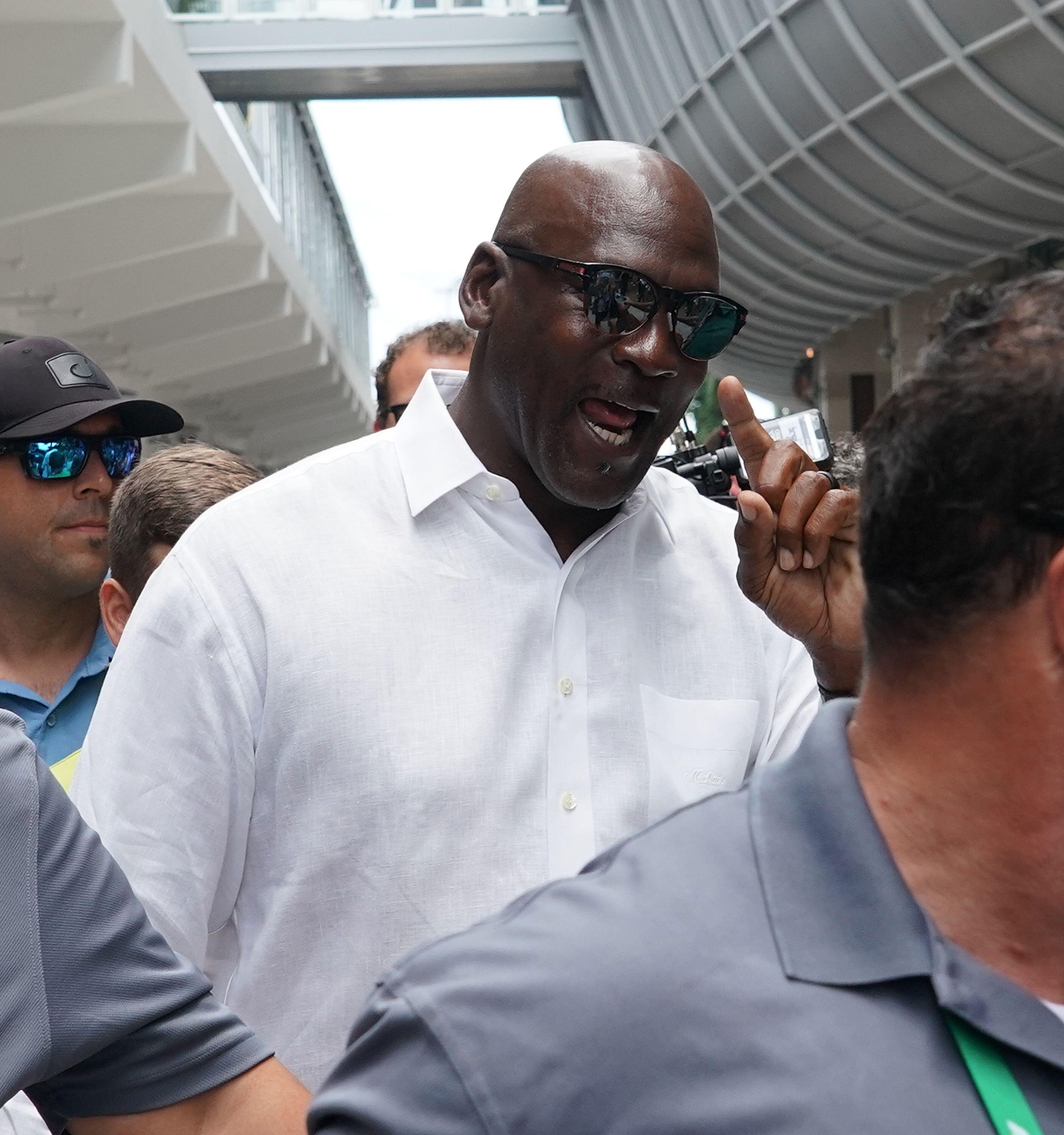 Chicago Bulls legend Michael Jordan turned down $152 million for a two-hour  appearance - NZ Herald