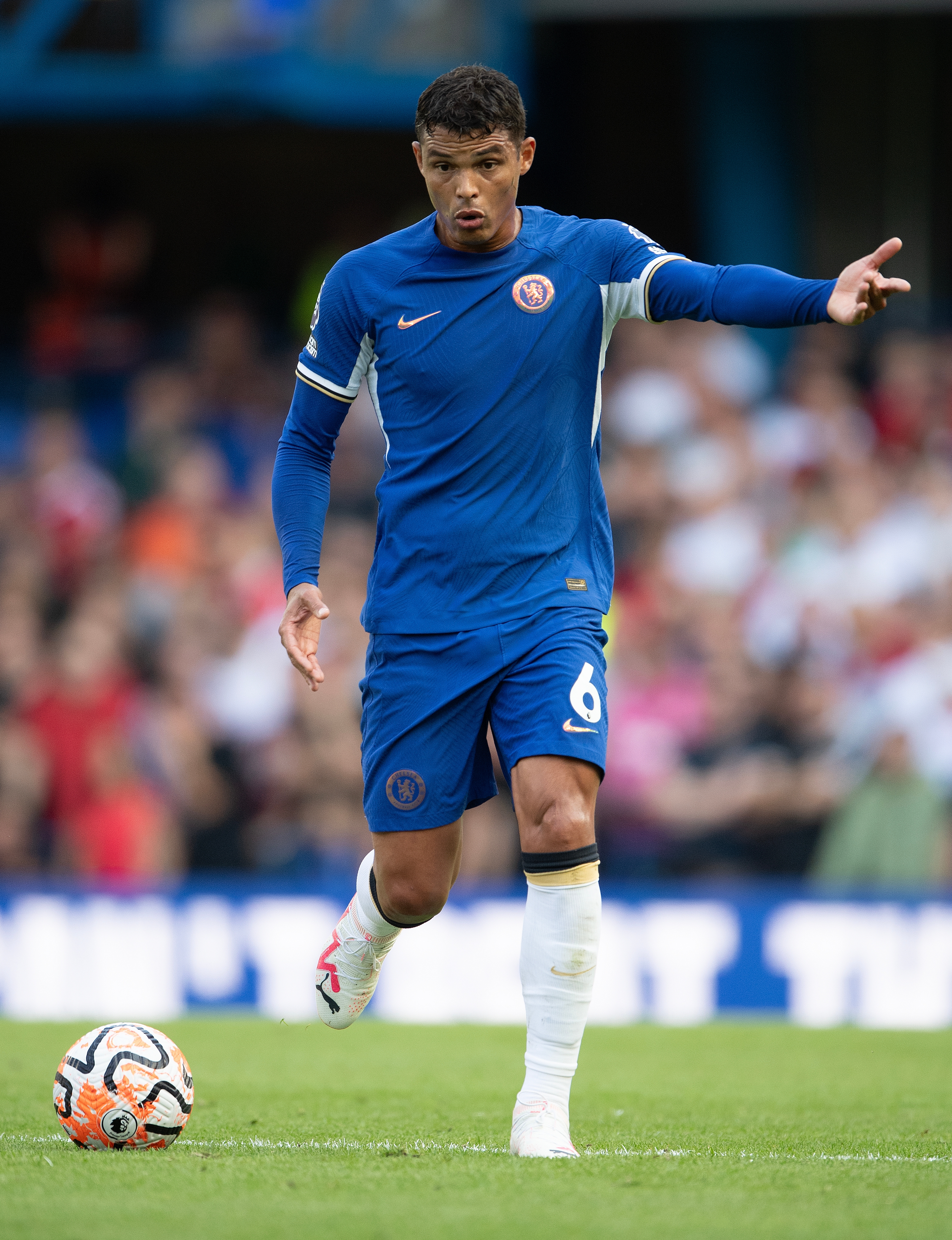 Inglês: Em jogo com homenagem a Thiago Silva, Chelsea empata com o Forest -  Esporte - BOL