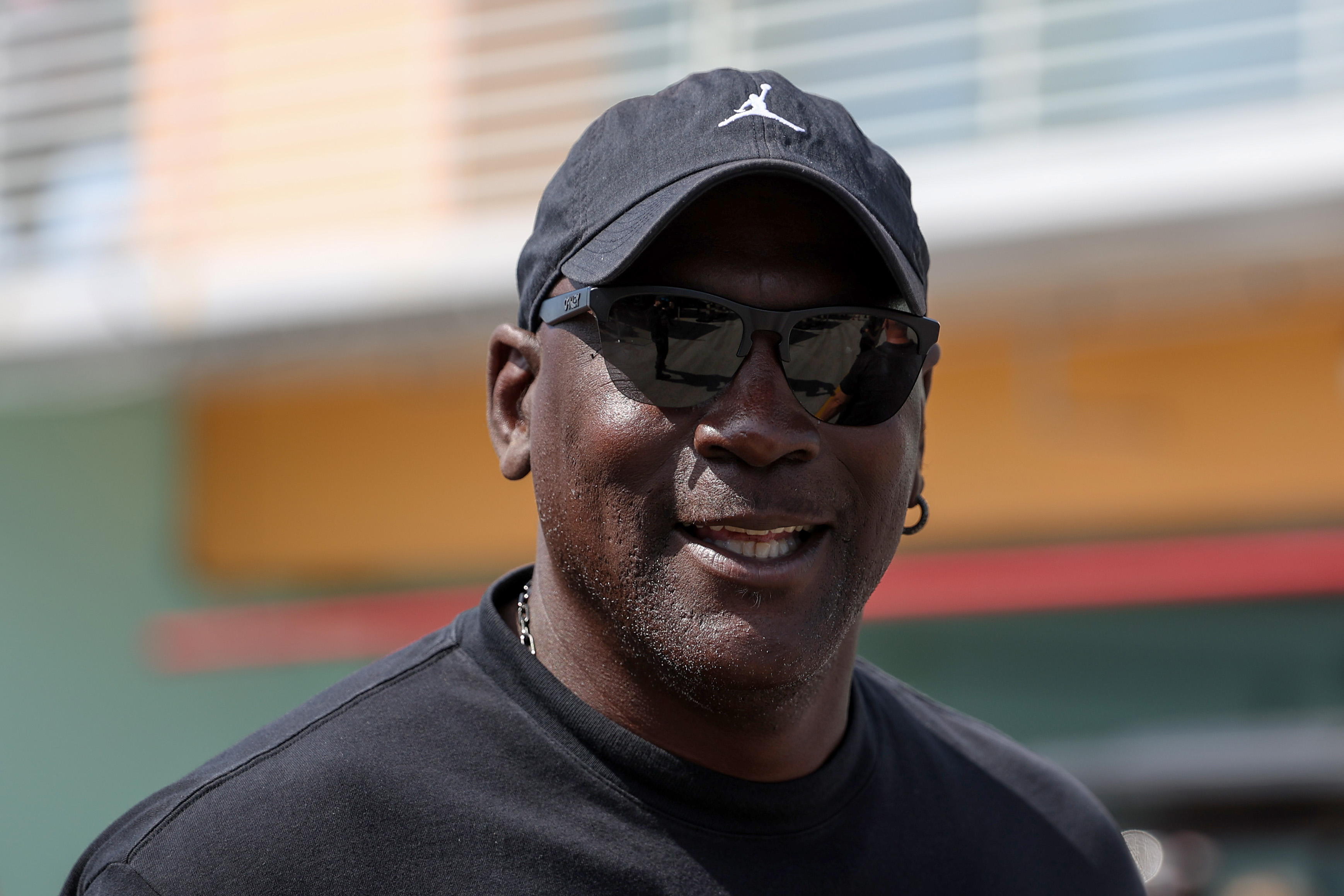 Michael Jordan Criticised For Refusing To Give Kids An Autograph
