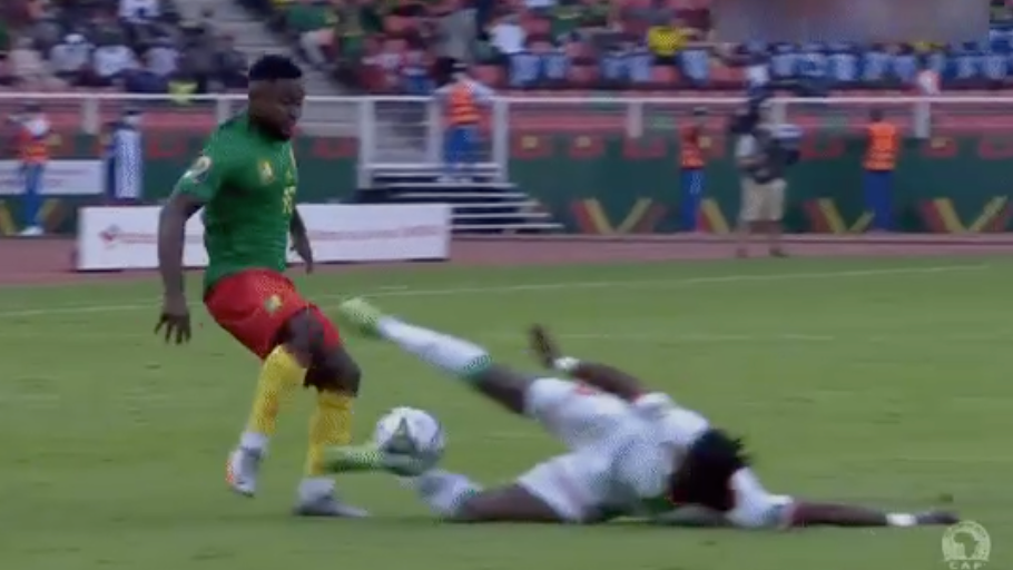 Steeve Yago Picks Up The First Yellow Card Of African Cup Of Nations After 40 Seconds - Vimarsana News