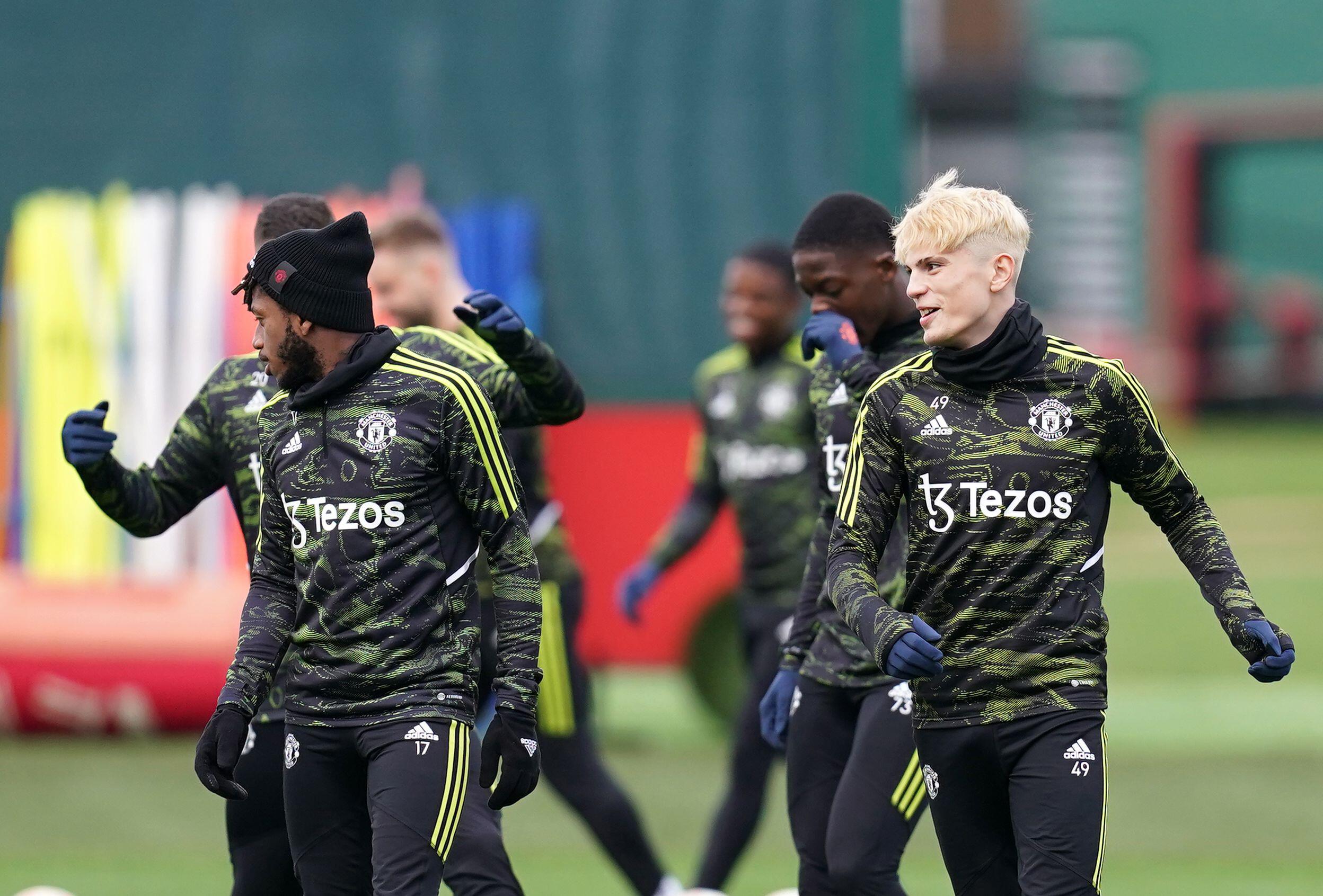 Alejandro Garnacho unveils dramatic new look in Man Utd training after  being trolled by teammates