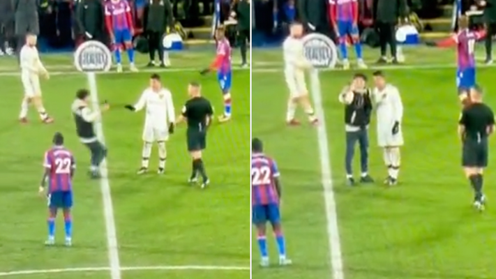 Antony and Bruno Fernandes clash during first half of Crystal Palace vs Man  Utd, it got heated