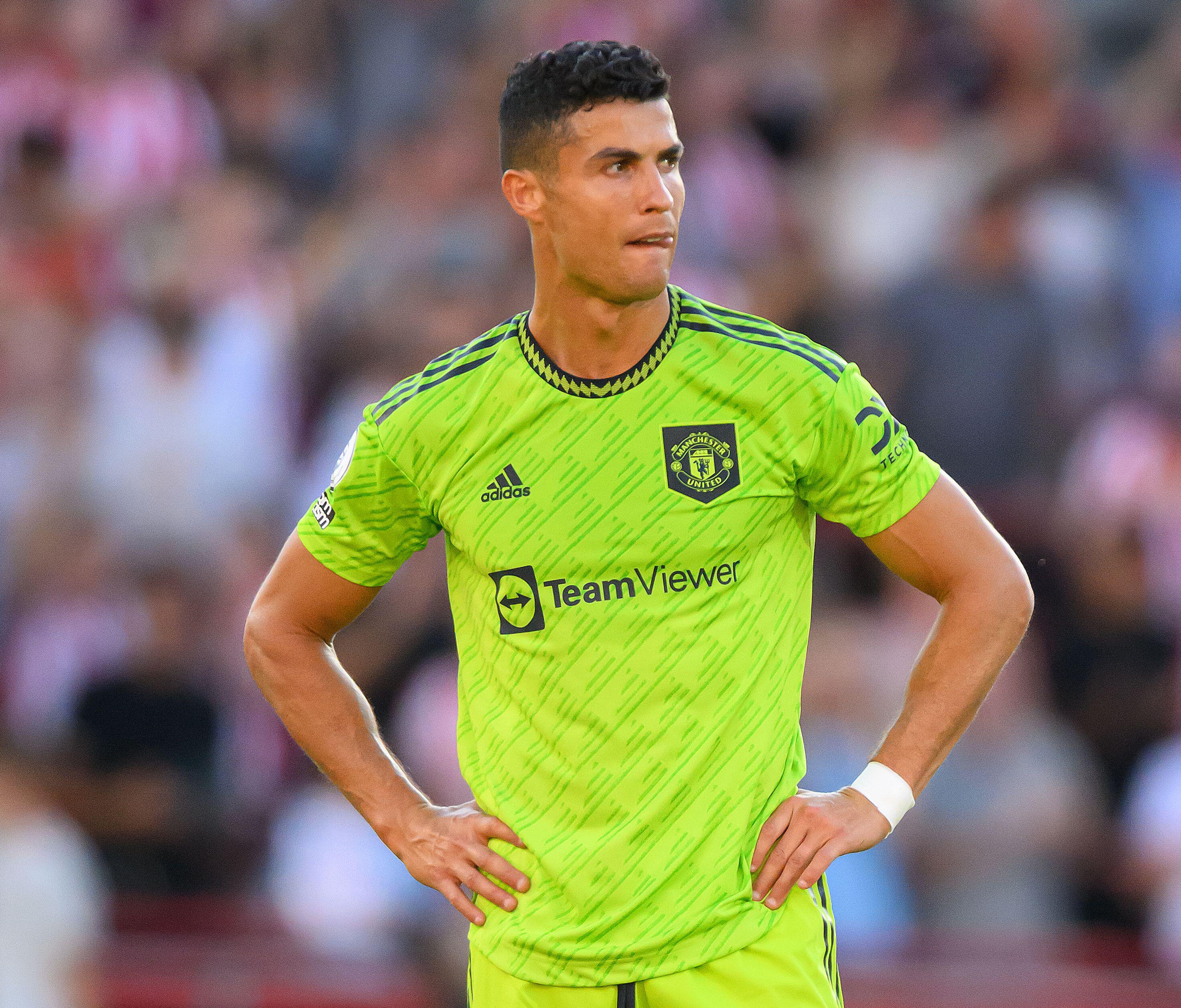 Cristiano Ronaldo's mum urges Man Utd star to make Sporting Lisbon