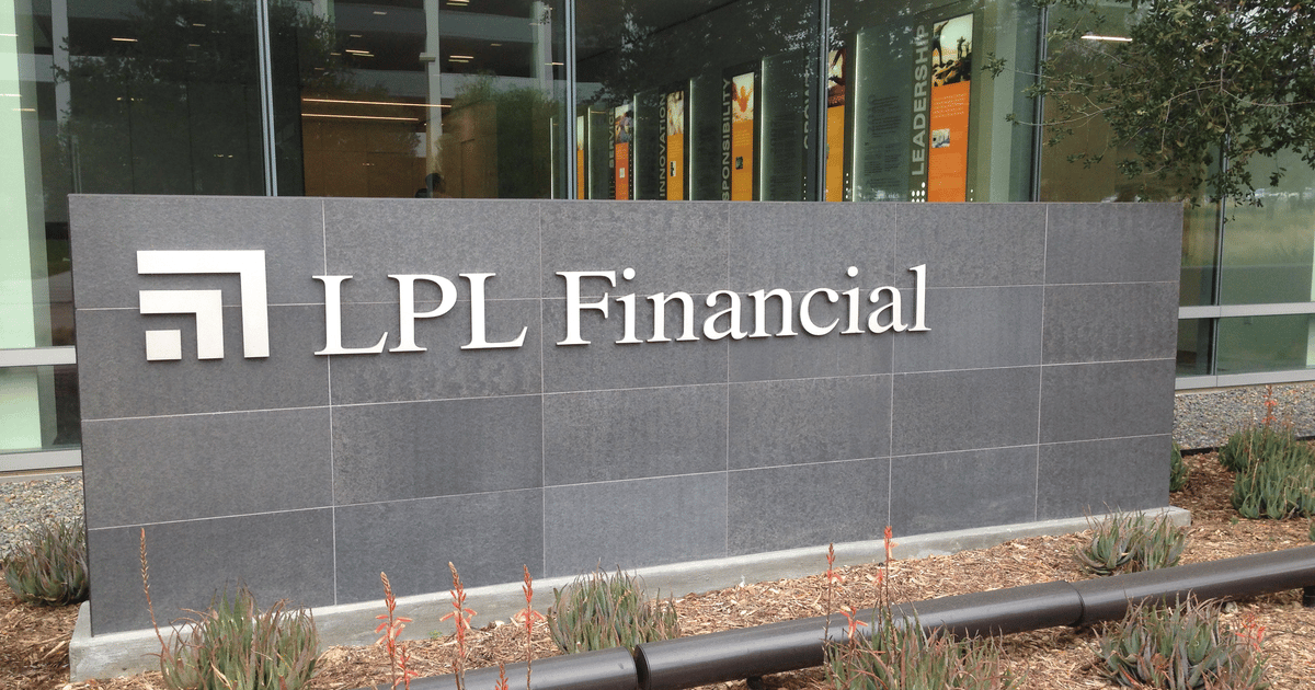 LPL Incentivizes Hybrid RIAs to Bring Assets Over