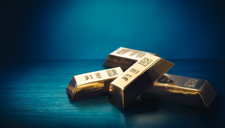 Precio del oro coquetea con los $1,800 – Segunda oleada de Covid-19 y rendimientos reales apoyan al metal dorado