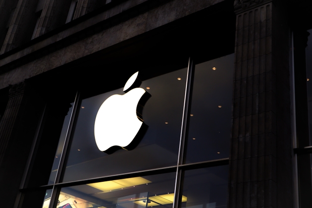 Earnings Preview: Market darling Apple to continue its ascent higher?