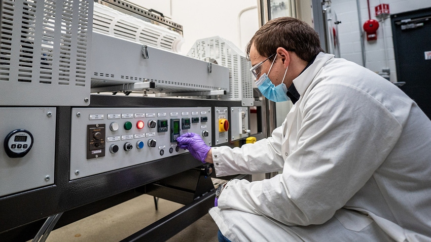 A step in Argonne’s direct recycling process A step in Argonne’s direct recycling process