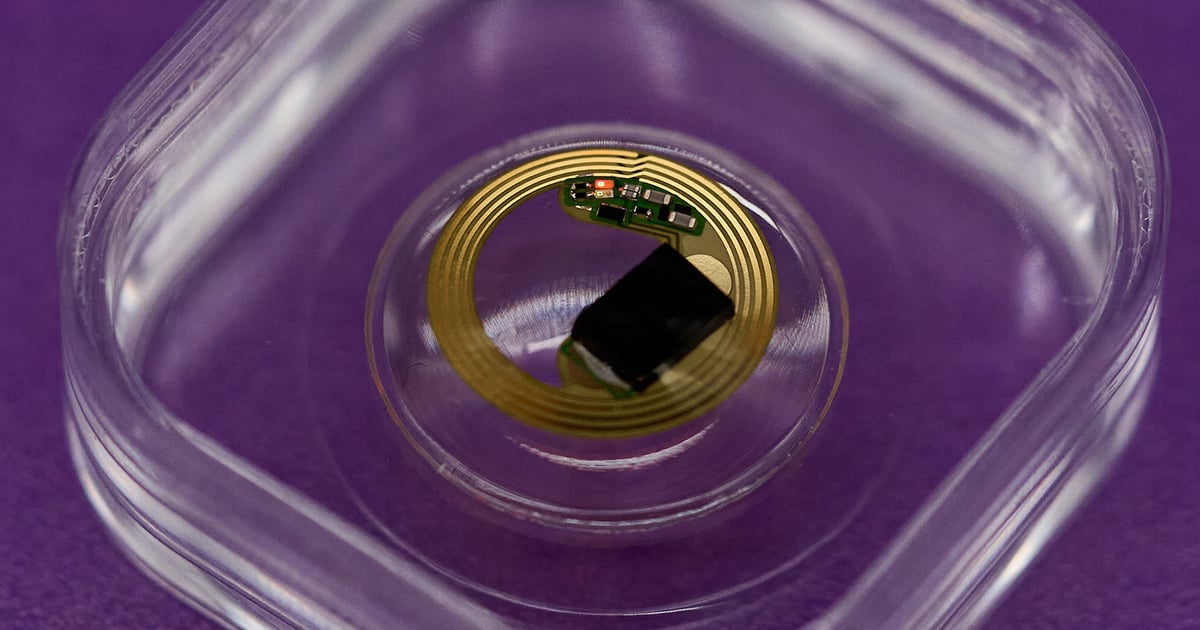 Smart Contact Lens Battery Race: Solid-State vs Tear Power