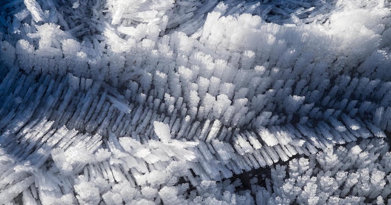 Ice Can Pattern Anodes for Sodium and Potassium Batteries