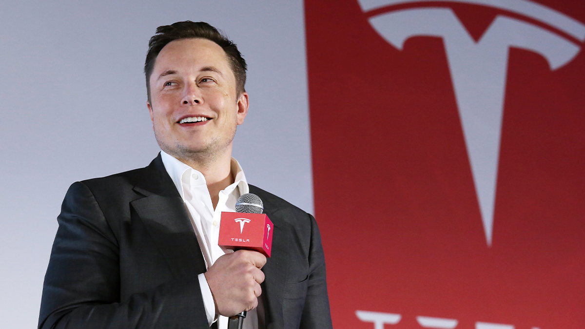 Elon Musk threatens to sue Canada after Tesla was caught out for 'suspicious'  behaviour - Car news - UNILAD Tech