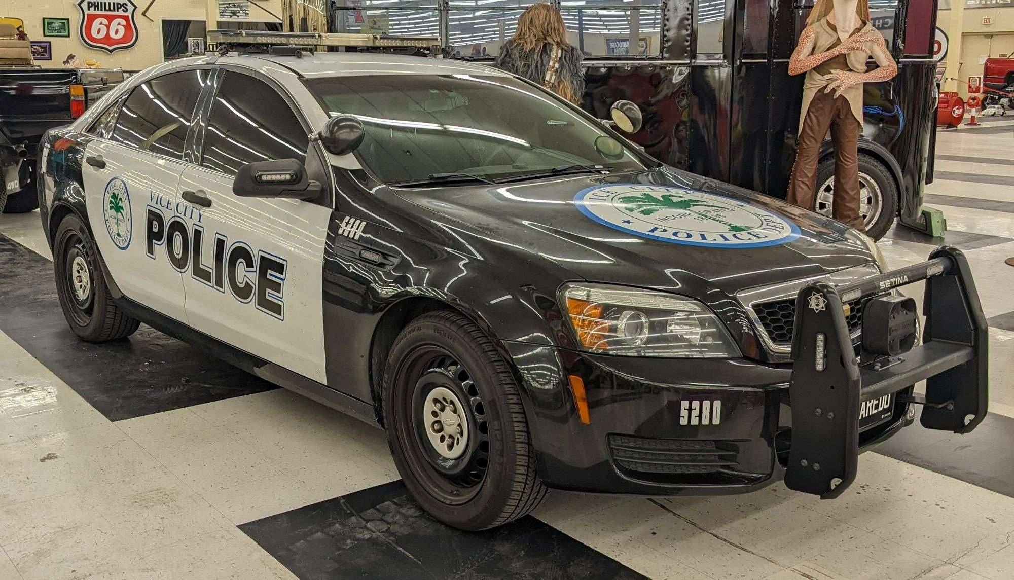 GTA 6 fans can become Vice City cops as real-life police car used in-game  goes up for auction starting at $10, image size:2000x1144