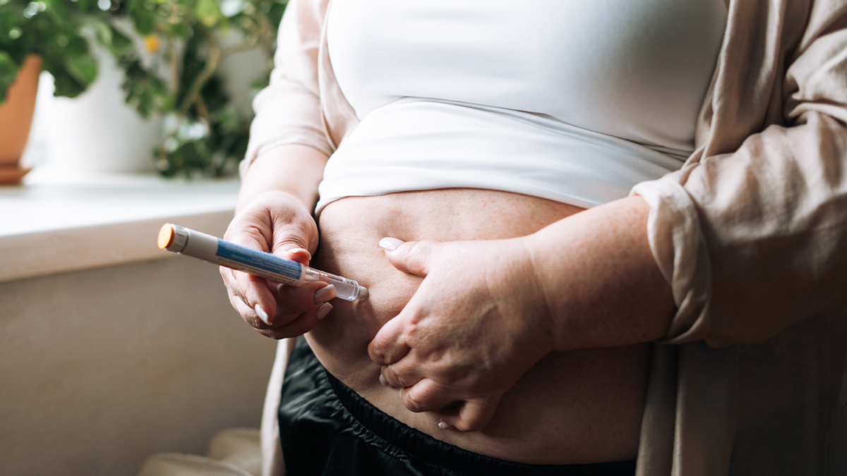 diet coke on semaglutide CONTROVERSIAL: A TOXIC SOFT DRINK HELPED DOCTORS AVOID SURGERY. A 63-year-old woman taking developed a gastric bezoar after delayed stomach emptying caused undigested material to accumulate. Under hospital supervision, she consumed This Soda Hack Helps You