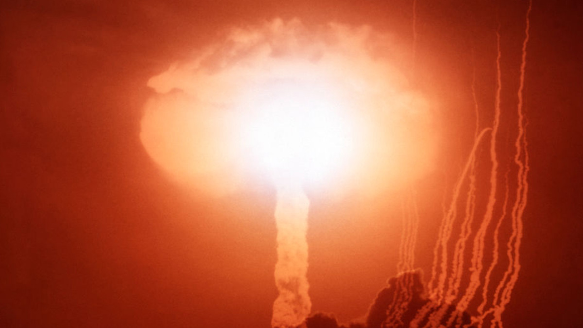 Nuclear expert explains exactly what would happen to you if you